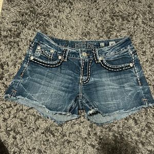 Miss Me Shorts. Size 27.